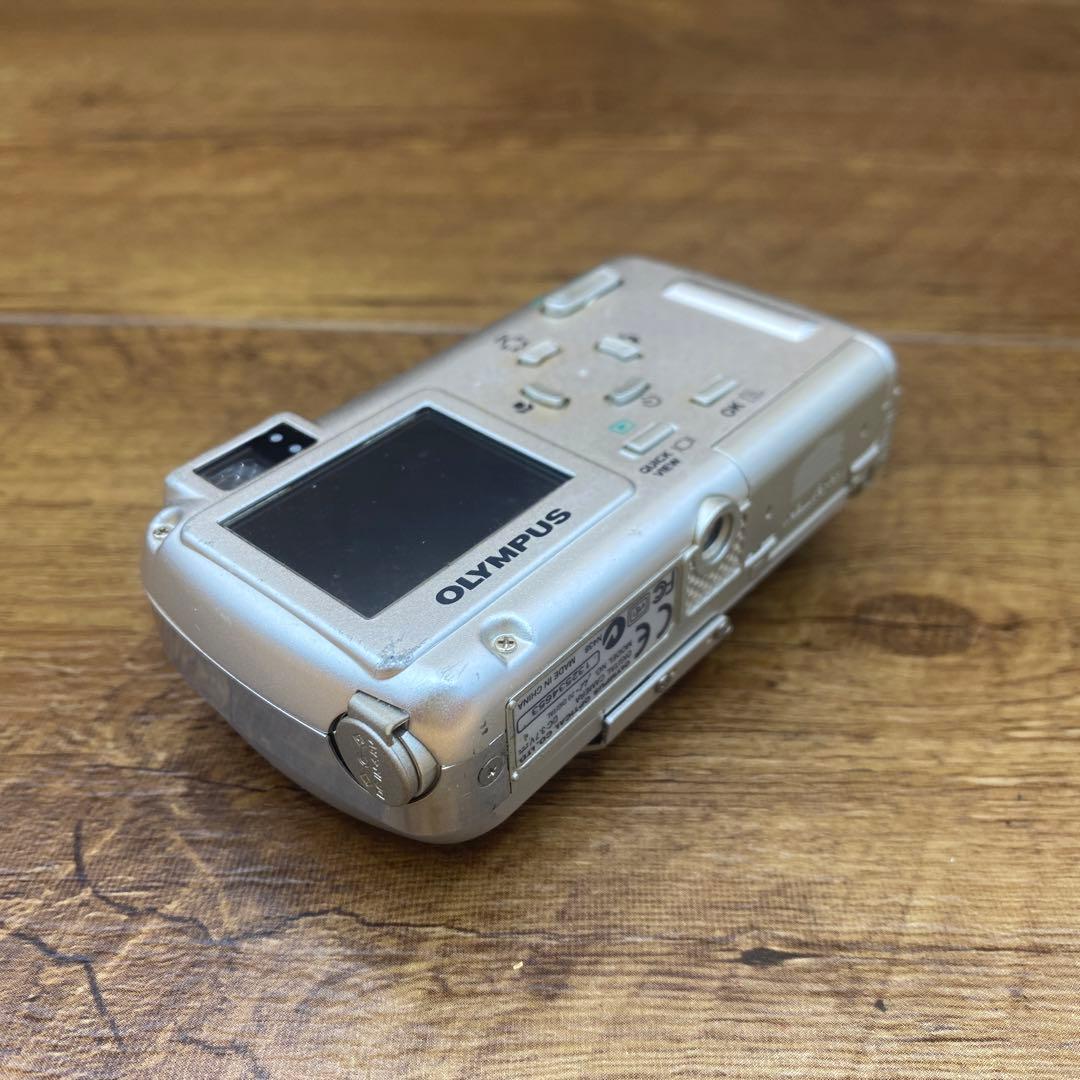 OLYMPUS オリンパス　デジタルカメラ　M-20 シルバー　y-36