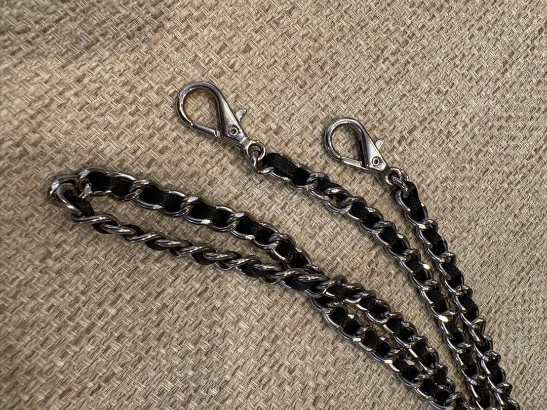 ajew ハート型 iPhone16ケース ブラック