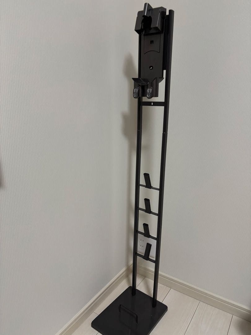 Dyson HH08 掃除機　コードレスクリーナー　スタンド充電器付き