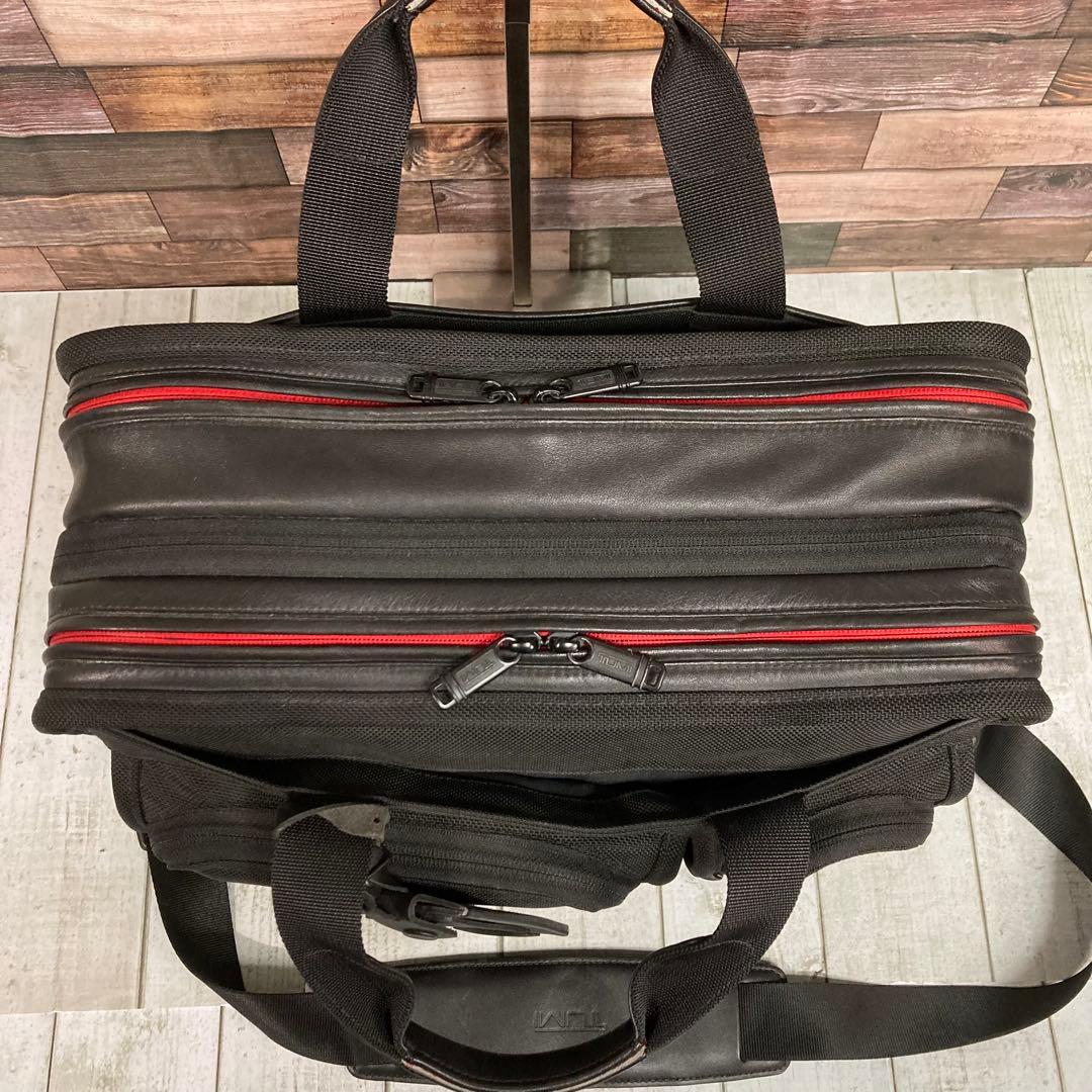 トゥミ　TUMI　ビジネスバッグ　2way　日本限定　黒　2層式　ブリーフケース