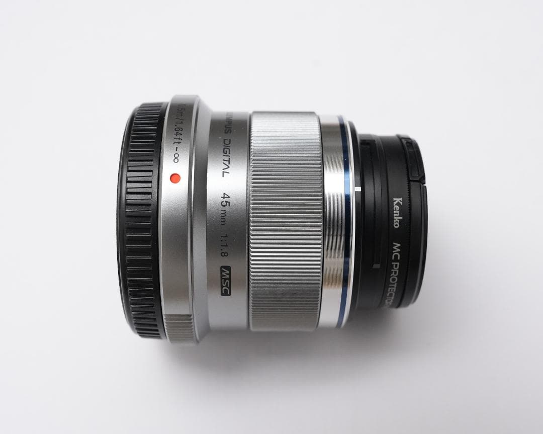 OLYMPUS M.ZUIKO DIGITAL 45mm f1.8　シルバー