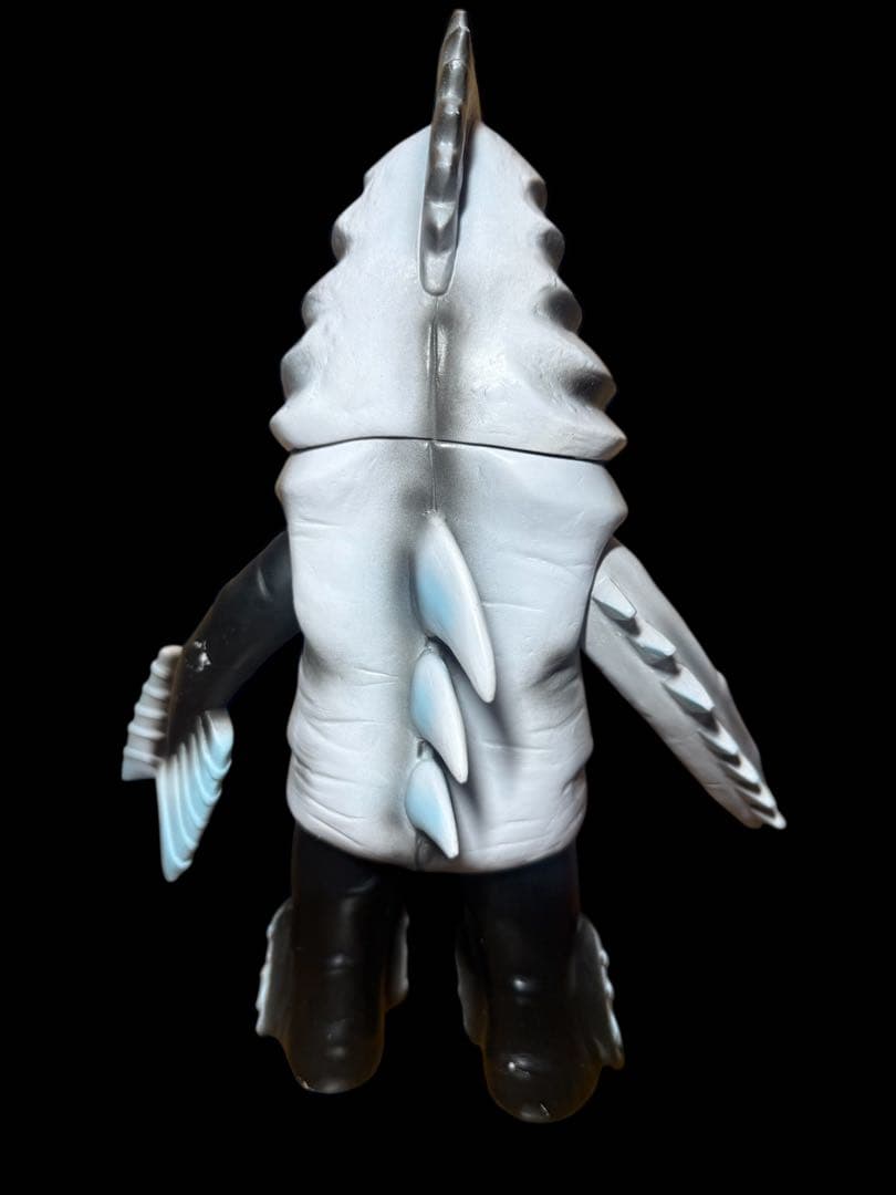 東映レトロソフビコレクション　シロノコギリザメ